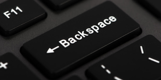 Selanjutnya, klik bagian kanan bawah halaman yang ingin dihapus tersebut dan tekan tombol “Backspace” pada keyboard.